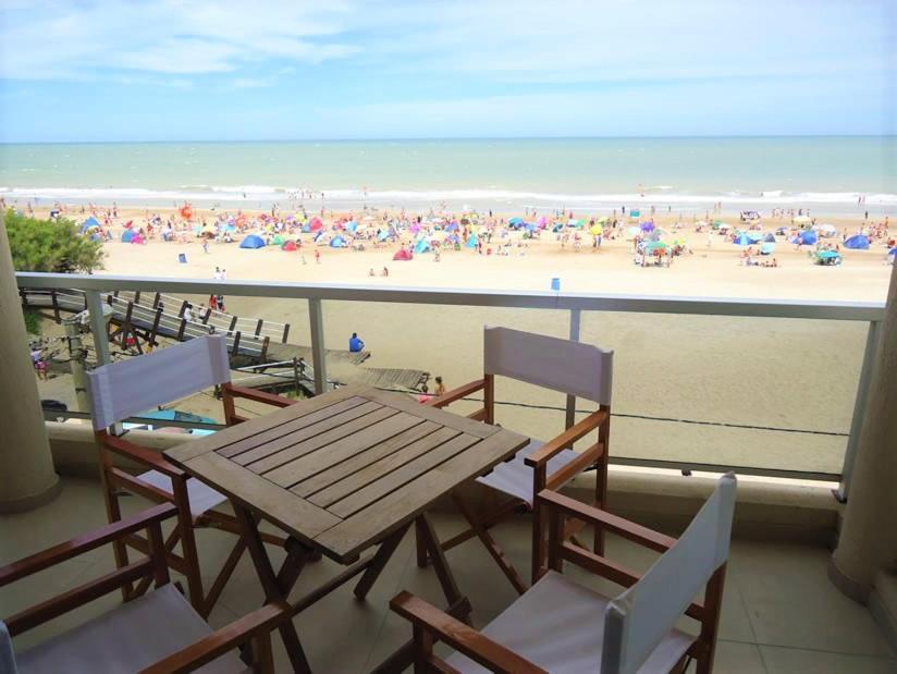 Hotel Tejas Rojas Villa Gesell Exterior foto